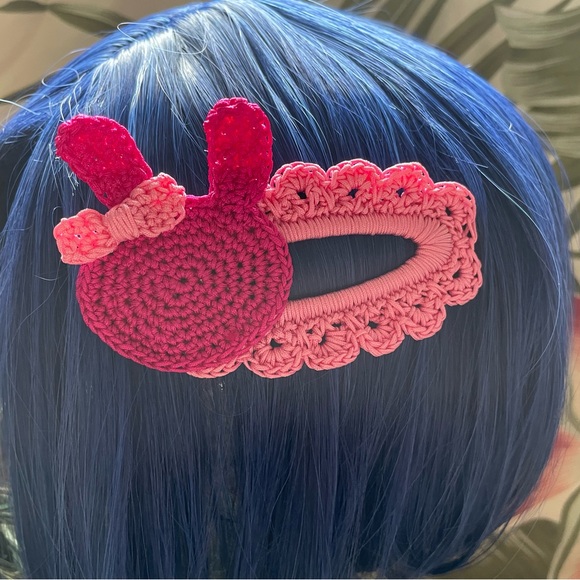 CROCHETED BUNNY SNAP CLIP: PINK/ MAGENTA - Picture 3 of 3